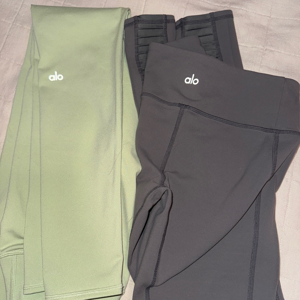 ALO Yoga Leggings - Light Green and Dark Gray